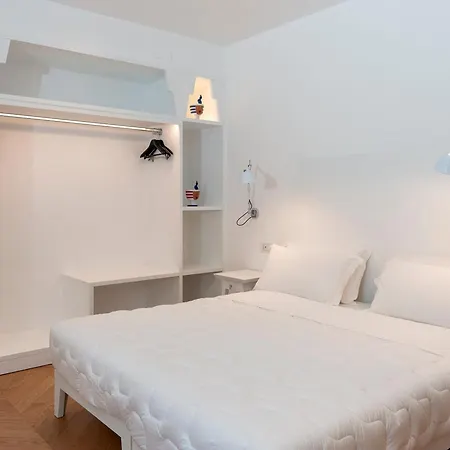 Tasso 41 House Center 4*